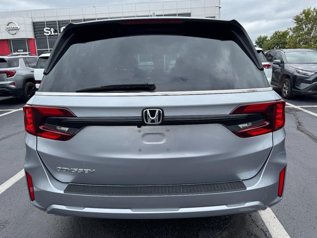 Used 2025 Honda Odyssey EX-L image 4
