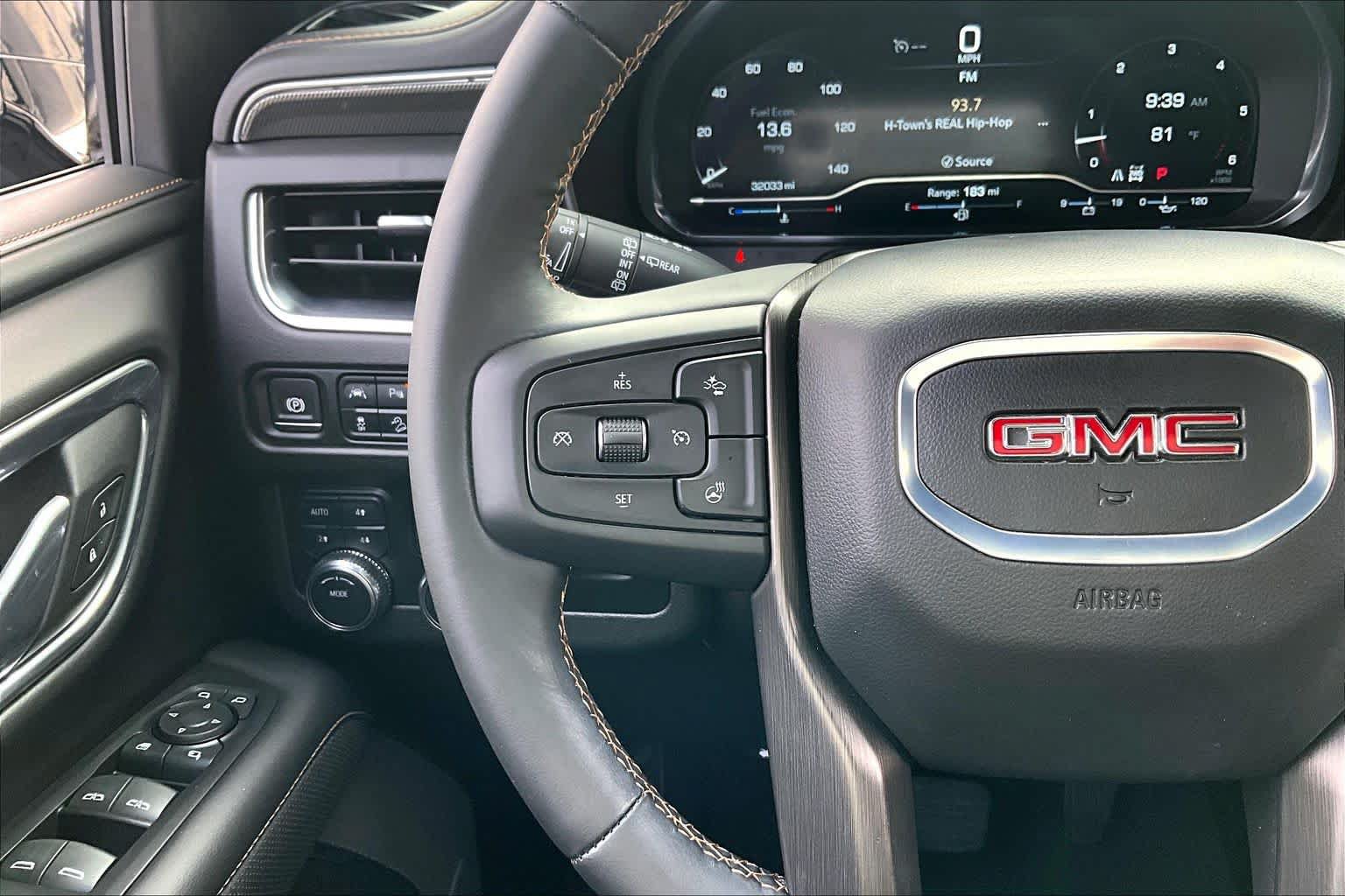 Used 2024 GMC Yukon AT4 AWD/4WD image 24
