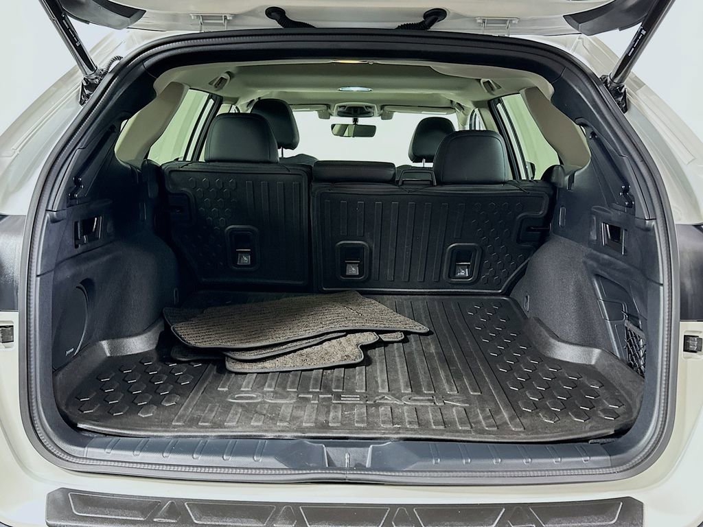Used 2022 Subaru Outback Limited image 16