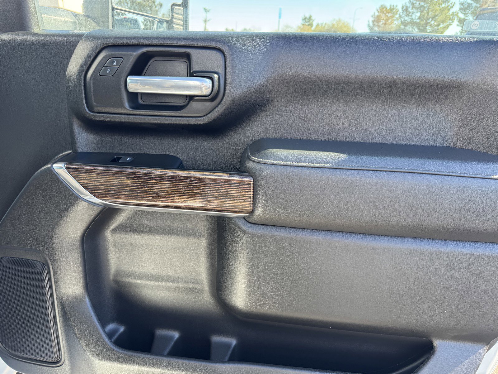 Used 2022 GMC Sierra 2500 SLE w/ SLE Convenience Package image 9