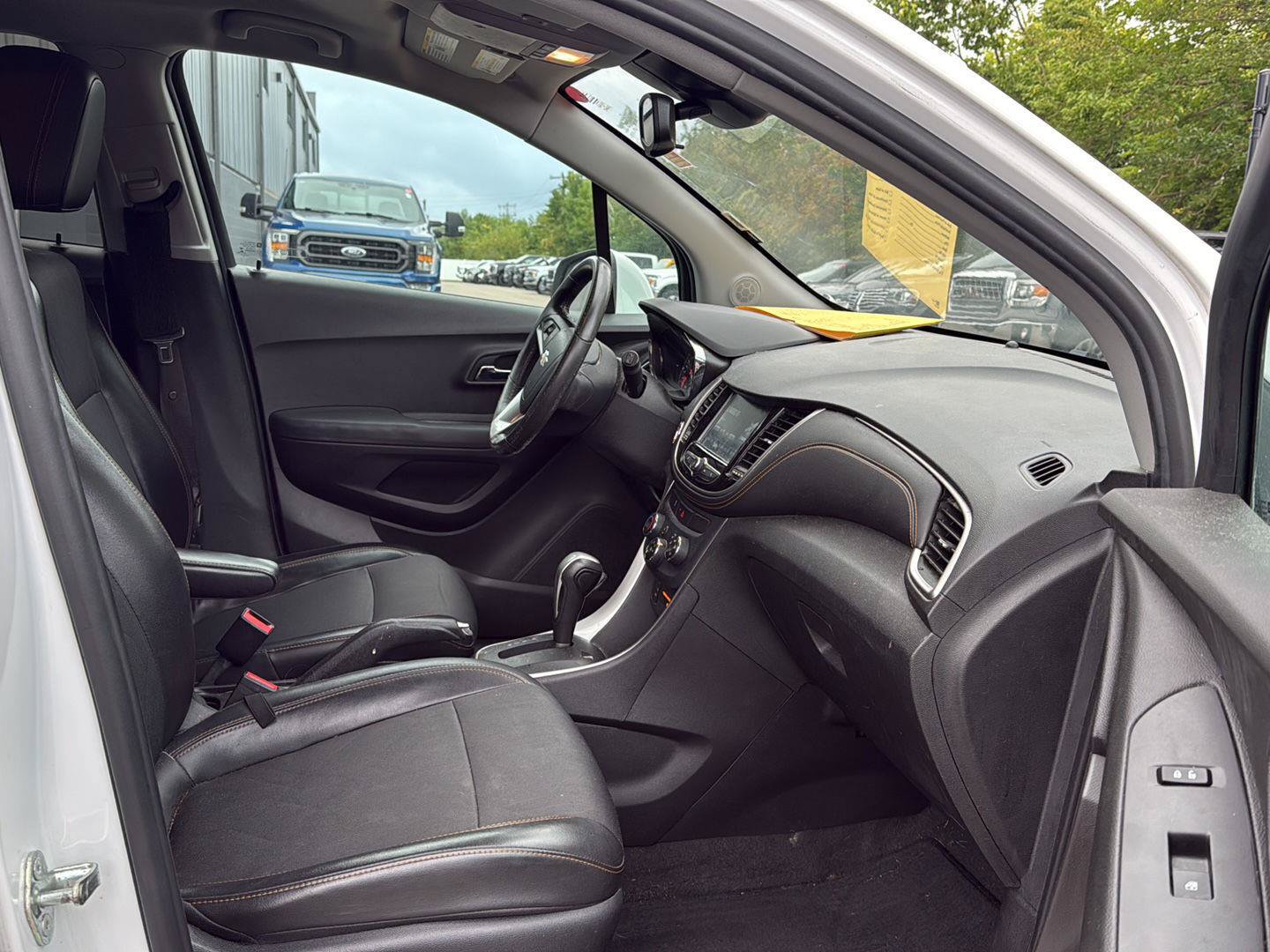 Used 2017 Chevrolet Trax LT w/ Driver Confidence Package FWD image 12