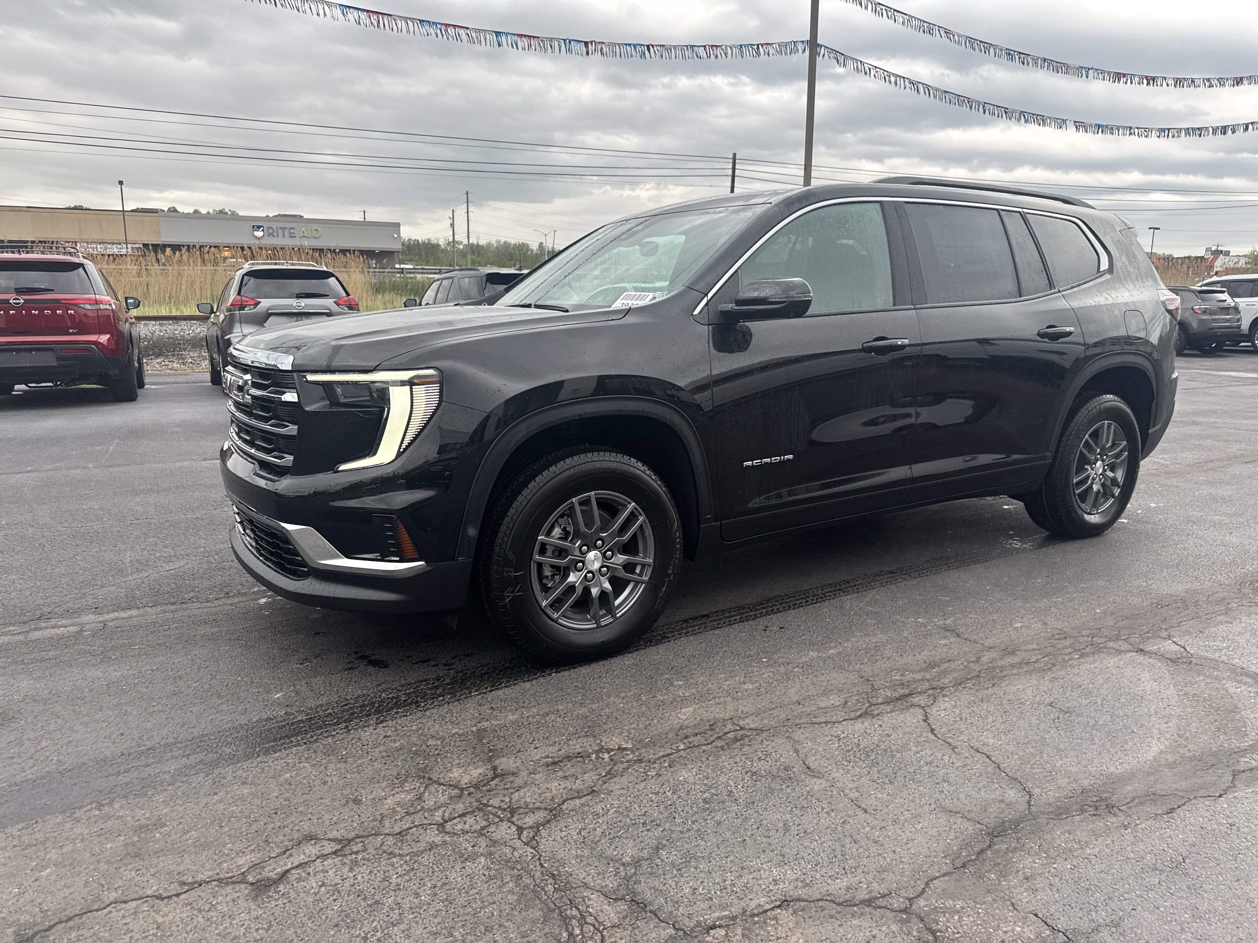 New 2025 GMC Acadia Elevation image 8