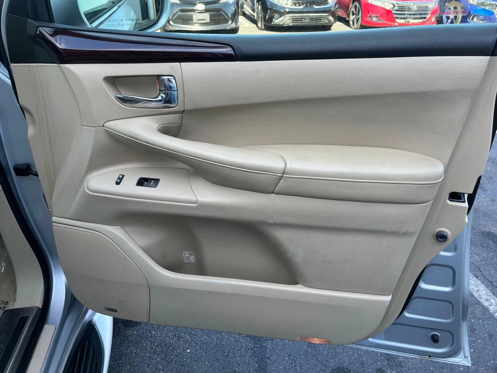 Used 2011 Lexus LX 570 4WD w/ Luxury Pkg image 49