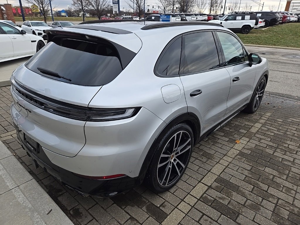 Used 2025 Porsche Cayenne GTS image 5