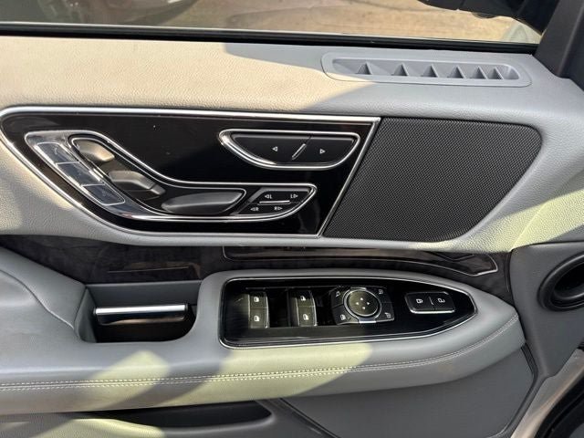 Used 2018 Lincoln Navigator L Reserve w/ Cargo Package AWD/4WD image 9
