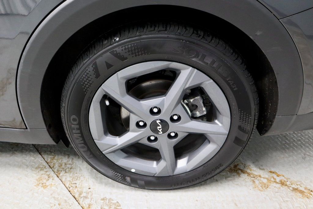 Used 2025 Kia K4 LXS image 18