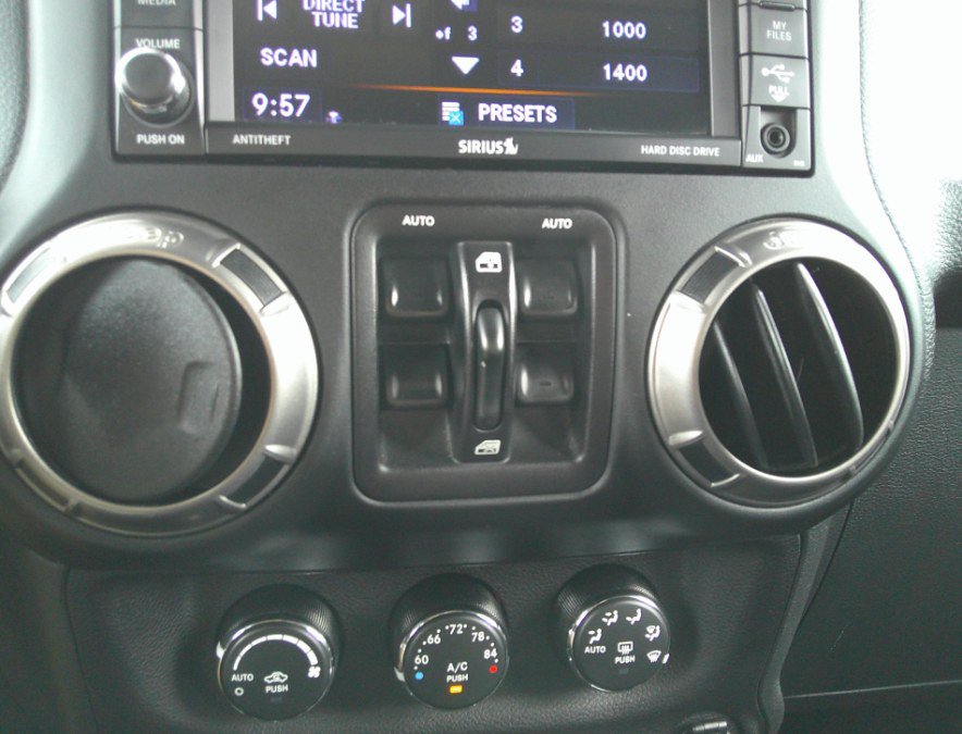 Used 2018 Jeep Wrangler Unlimited Sahara AWD/4WD image 68