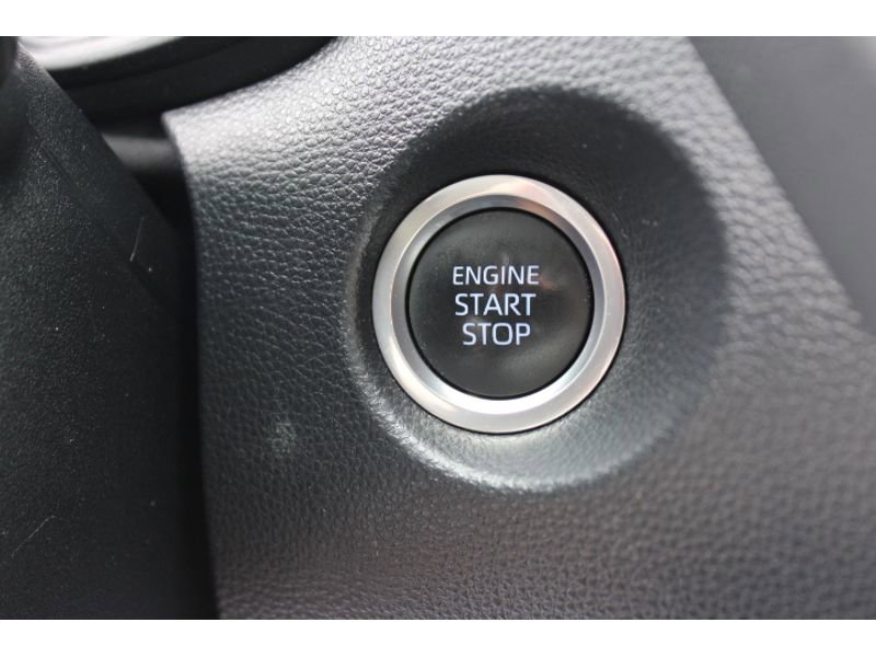 Used 2022 Toyota Corolla Cross LE image 18