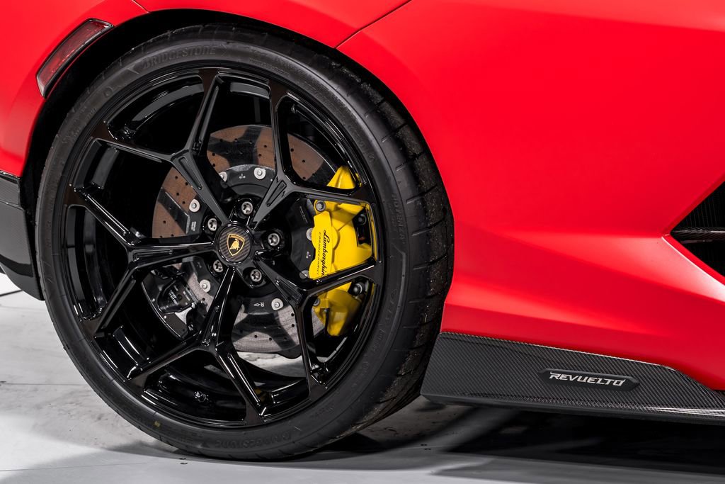Used 2025 Lamborghini Revuelto image 47