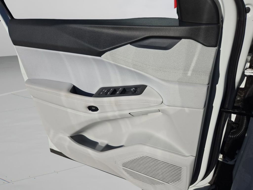 New 2026 Jeep Cherokee Laredo AWD/4WD image 12
