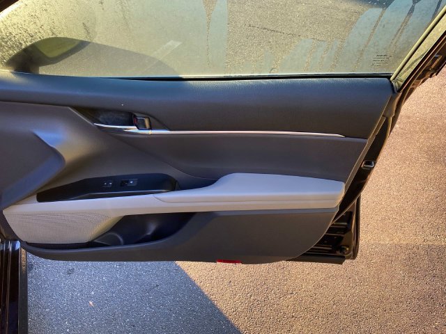 Used 2020 Toyota Camry LE FWD image 35