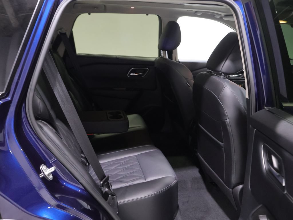 Used 2025 Nissan Rogue Platinum w/ Platinum Premium Package AWD/4WD image 21