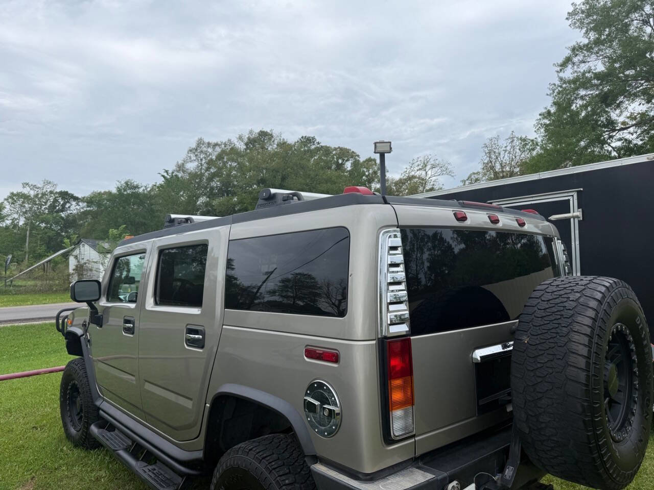 Used 2003 HUMMER H2 w/ Preferred Equipment Group AWD/4WD image 3