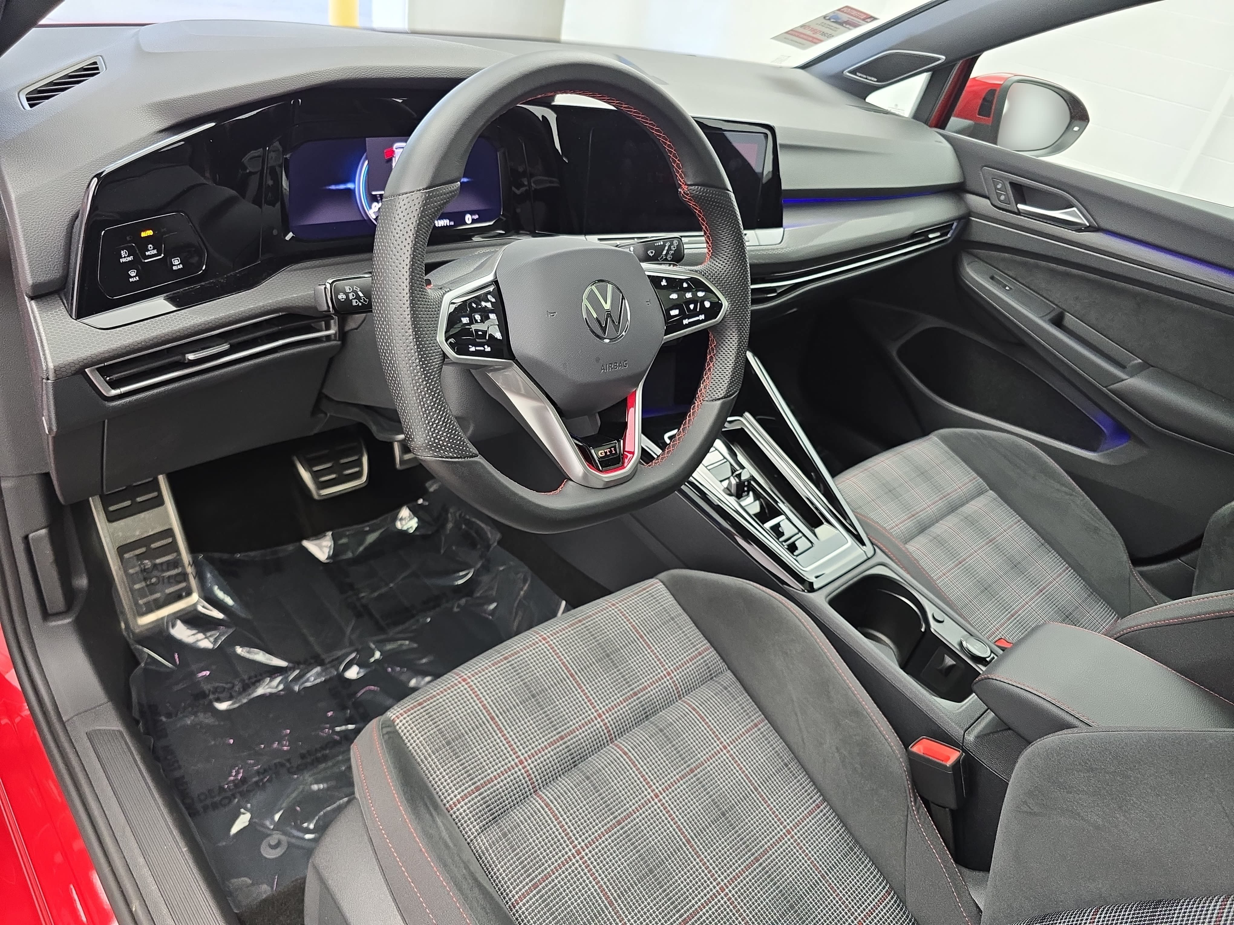 Certified 2024 Volkswagen GTI SE FWD image 15