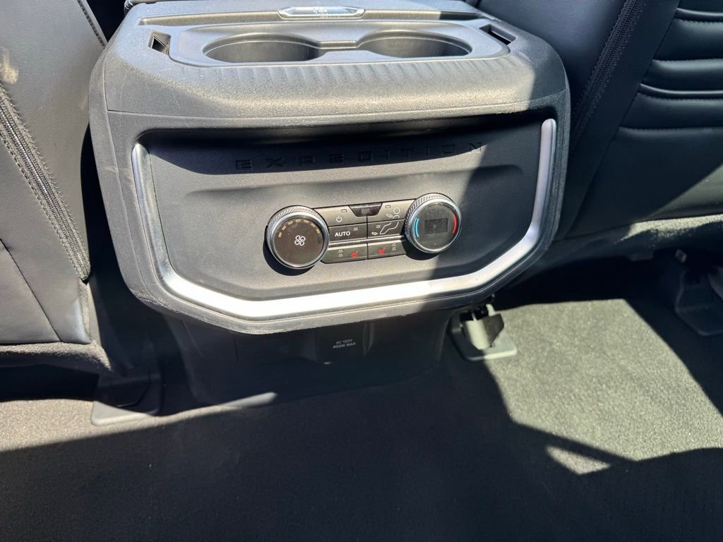 Used 2025 Ford Expedition Platinum AWD/4WD image 16