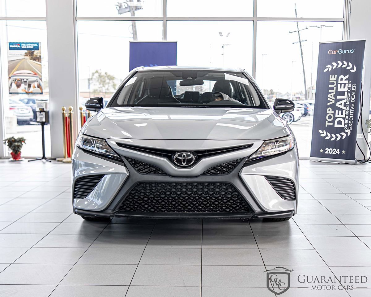 Used 2020 Toyota Camry SE FWD image 2