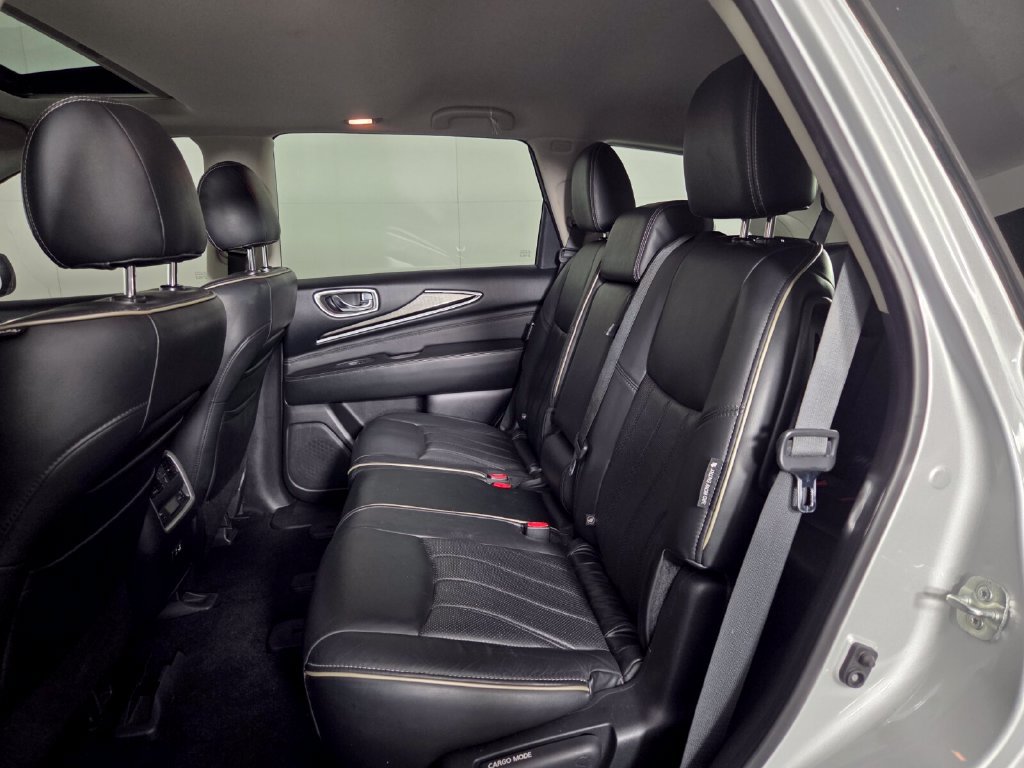 Used 2019 INFINITI QX60 Luxe w/ Essential Package FWD image 23