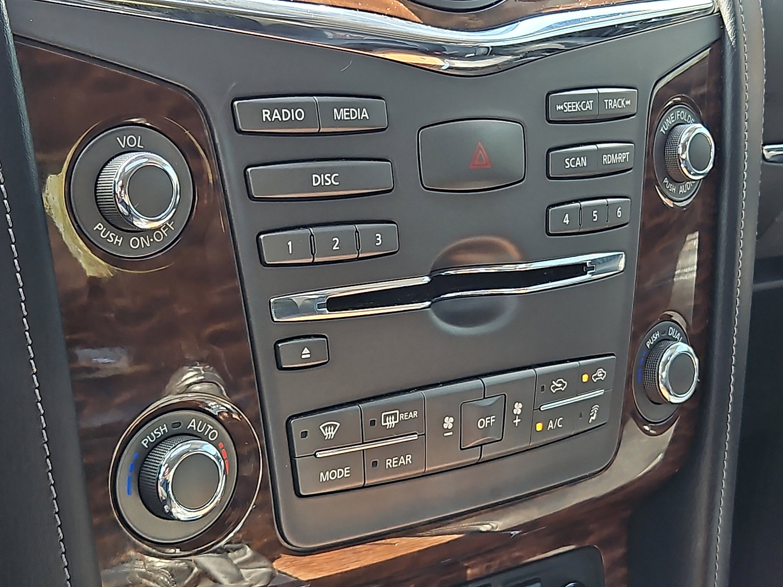 Used 2018 Nissan Armada Platinum w/ Captain Seat Package AWD/4WD image 17