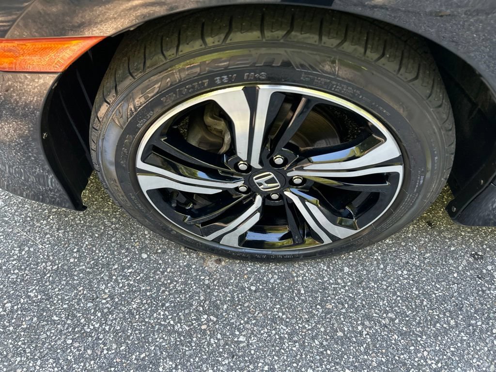 Used 2016 Honda Civic Touring image 11