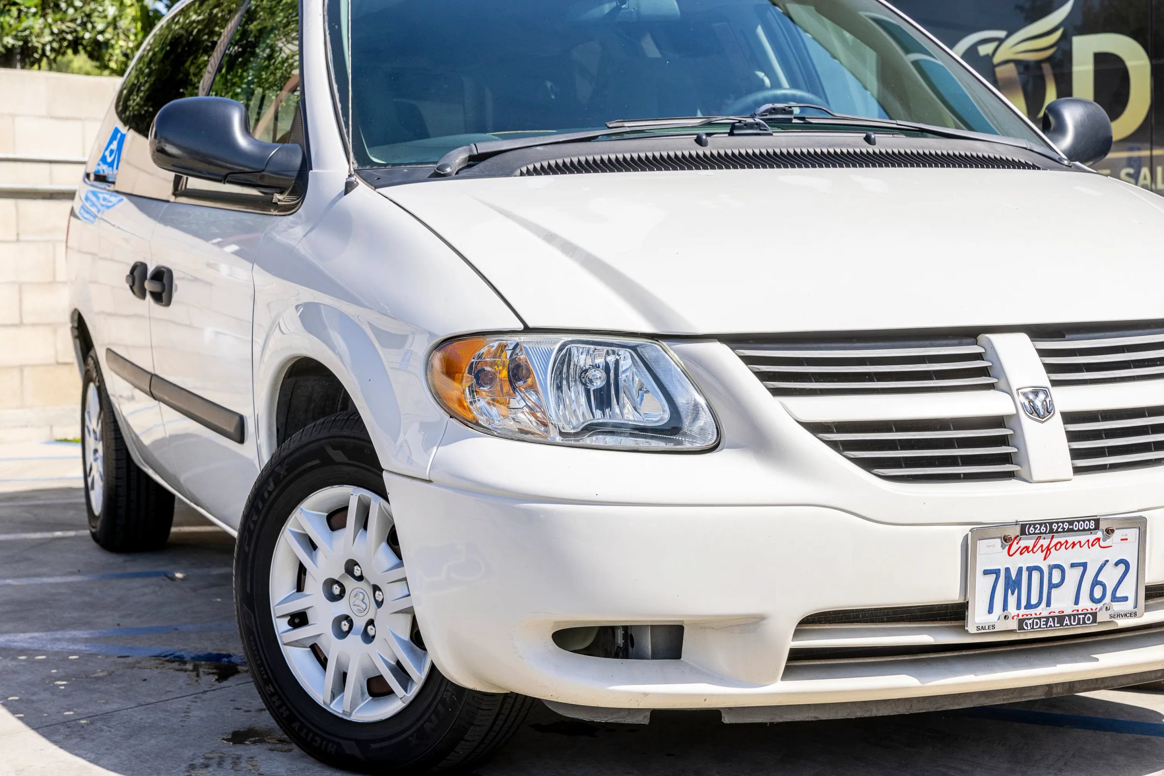 Used 2005 Dodge Grand Caravan SE w/ Popular Equipment Group I FWD image 3