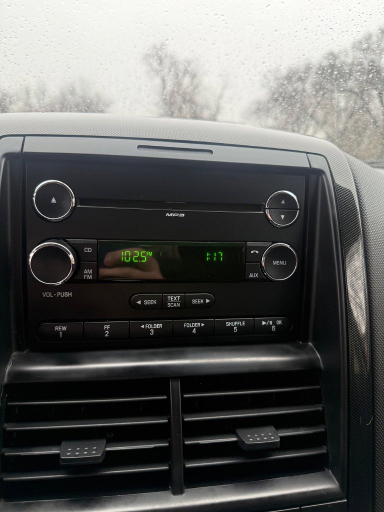 Used 2010 Ford Explorer Sport Trac XLT image 11