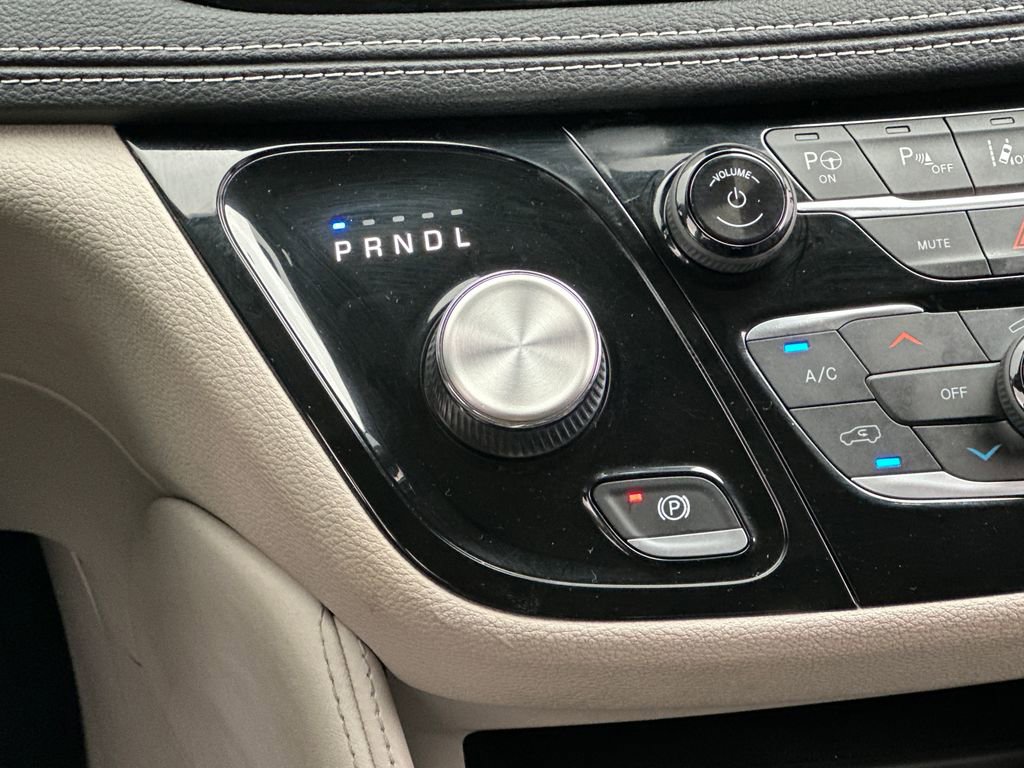 Used 2022 Chrysler Pacifica Limited image 19