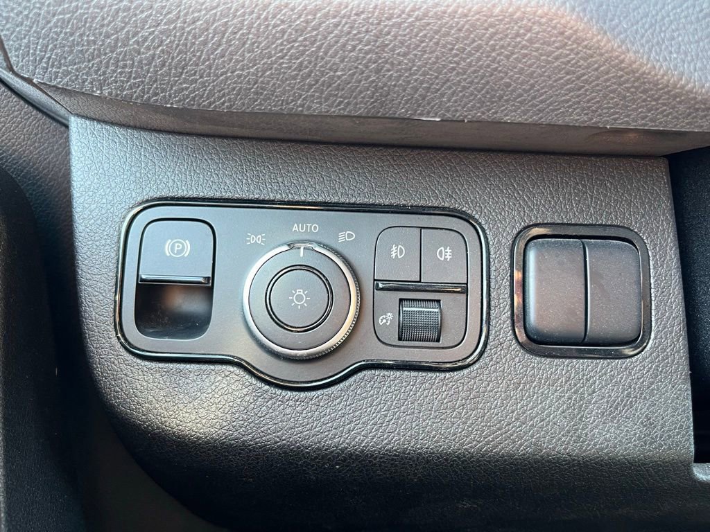 Used 2023 Mercedes-Benz Sprinter 1500 image 21