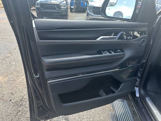 Used 2024 Jeep Grand Wagoneer Series III w/ Quick Order Packagew 28T image 11