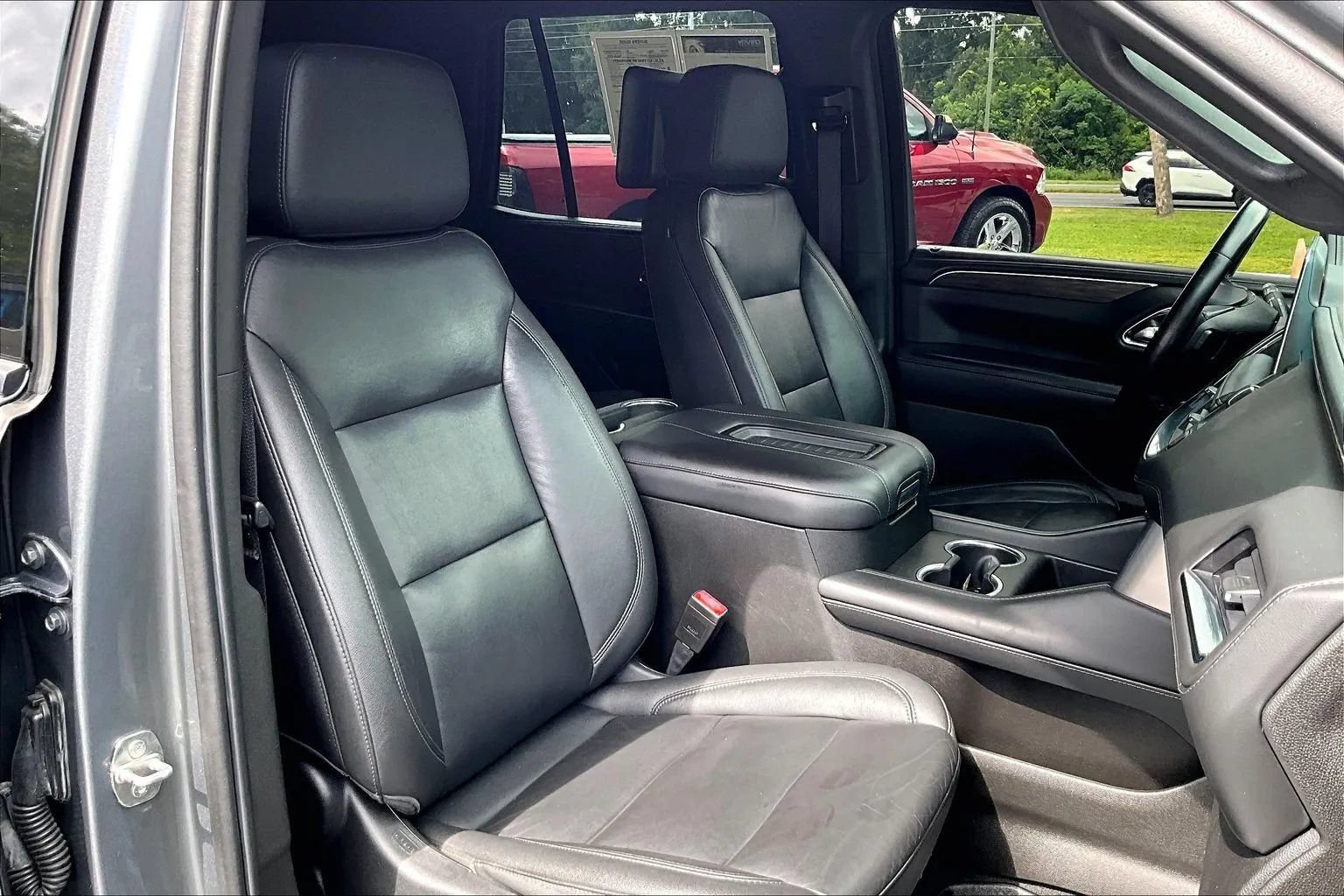 Used 2021 Chevrolet Tahoe Z71 w/ Rear Media and Nav Package AWD/4WD image 7