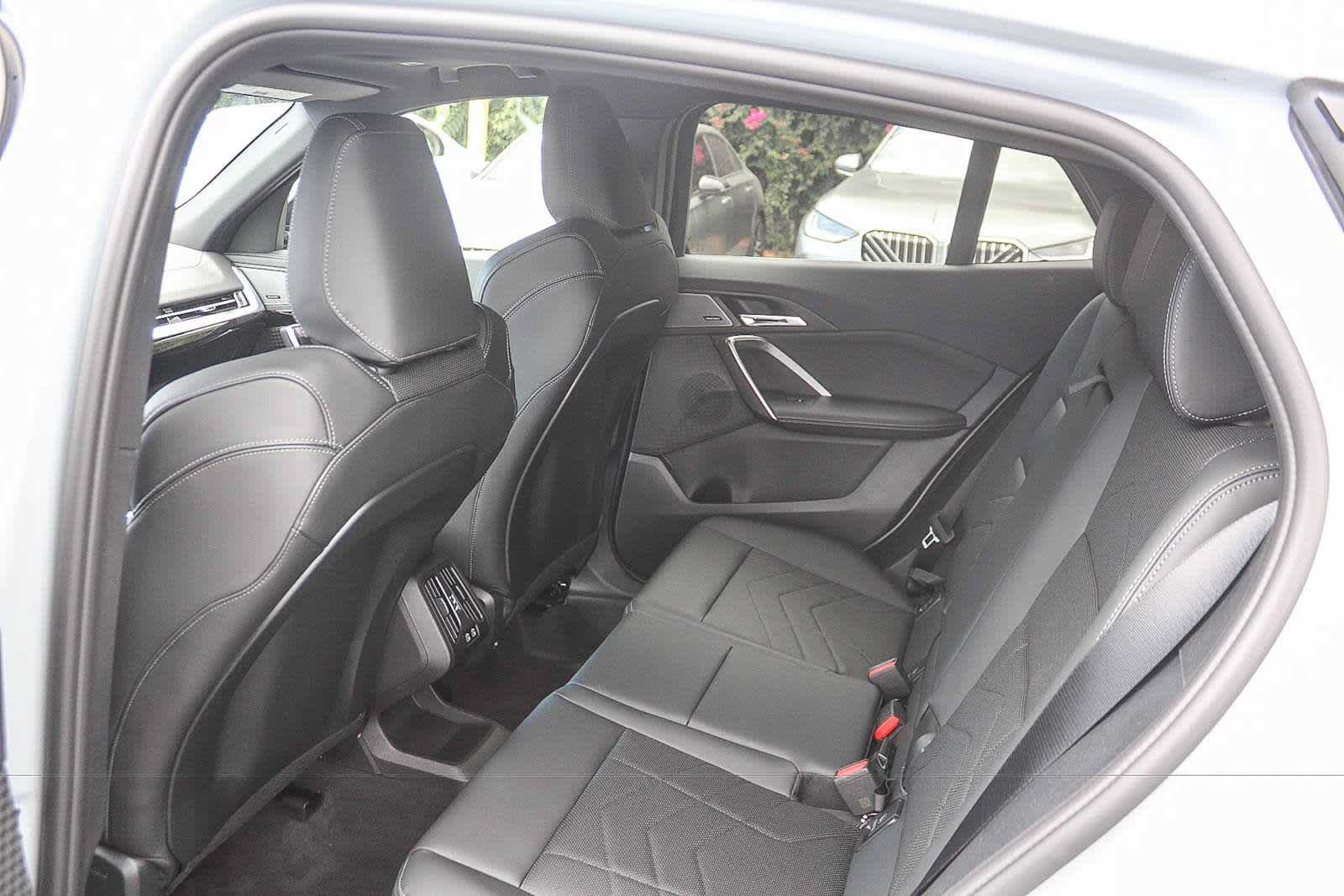New 2026 BMW X2 xDrive28i w/ Technology Package AWD/4WD image 17