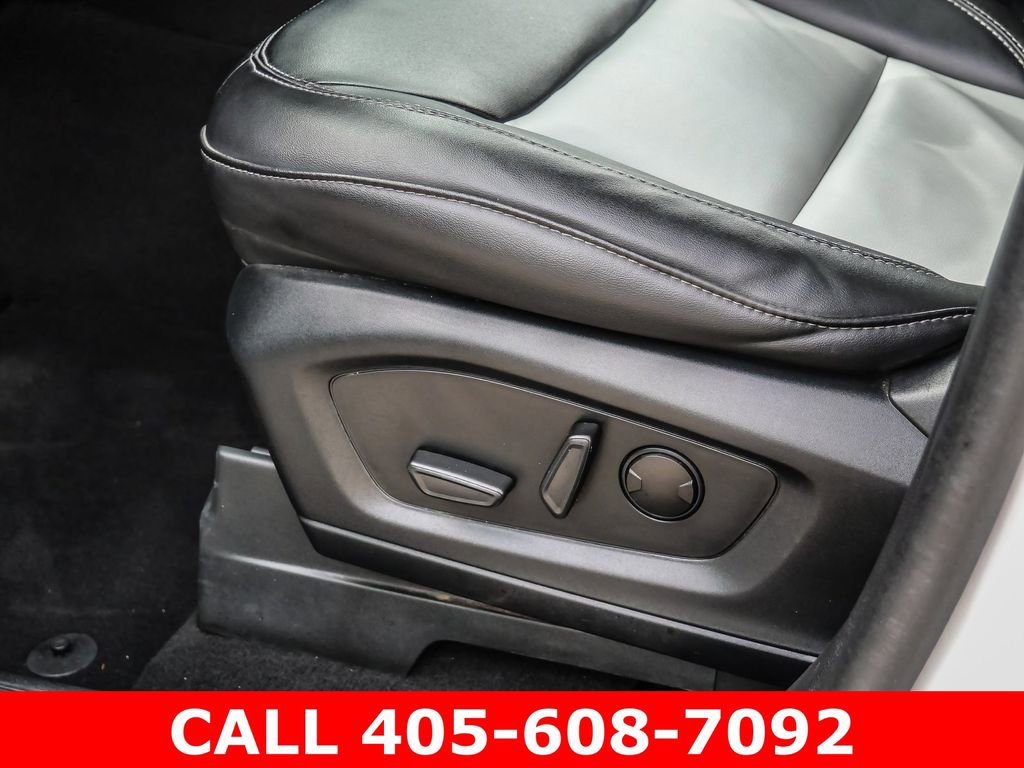 Used 2023 Ford Explorer XLT w/ Equipment Group 202A RWD image 38