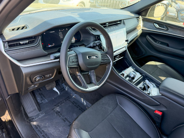 New 2026 Jeep Grand Cherokee Altitude AWD/4WD image 11