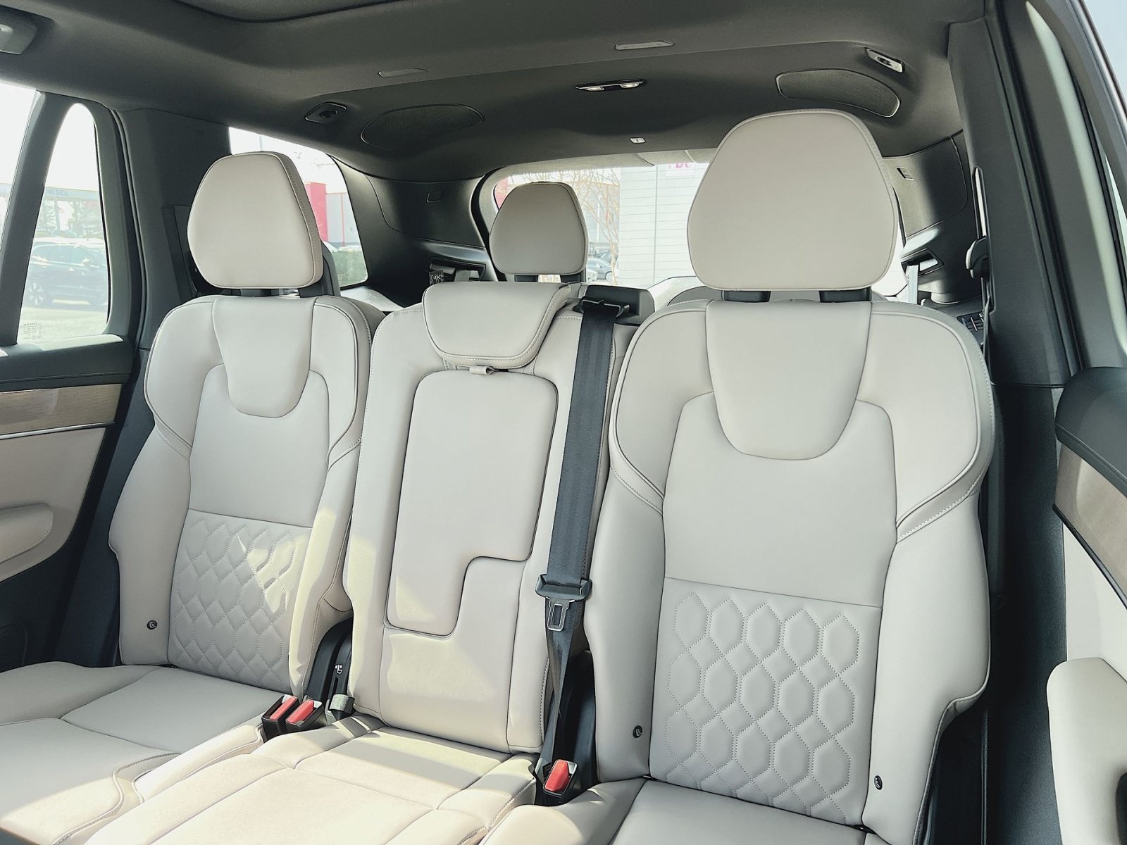 New 2026 Volvo XC90 B6 Plus w/ Protection Package Premier AWD/4WD image 33