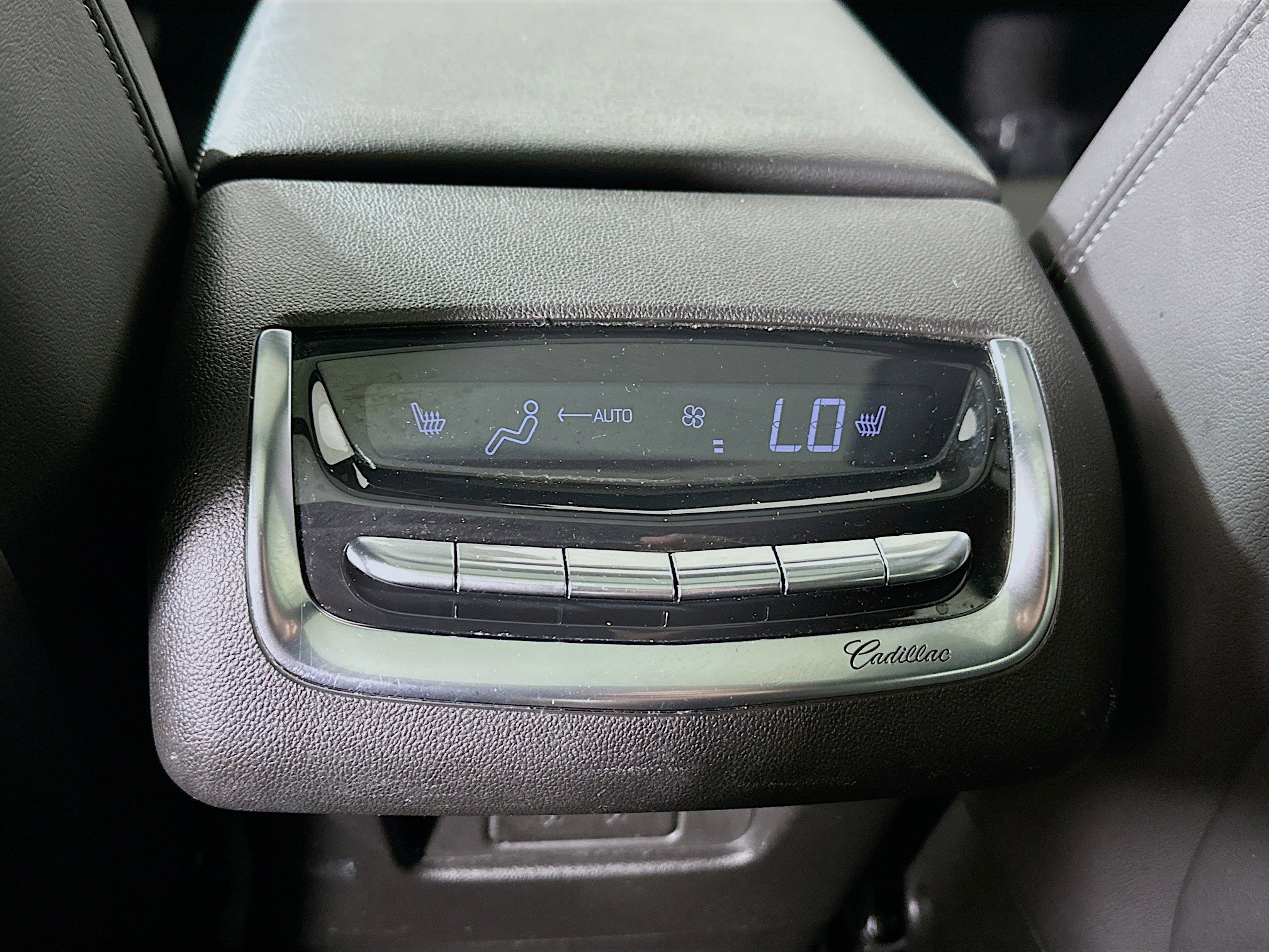 Used 2022 Cadillac XT6 Premium Luxury w/ Technology Package image 26