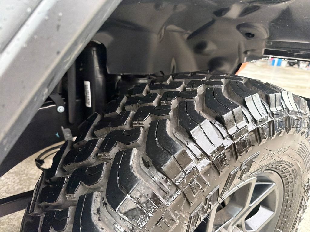 Used 2025 Jeep Wrangler Willys image 13