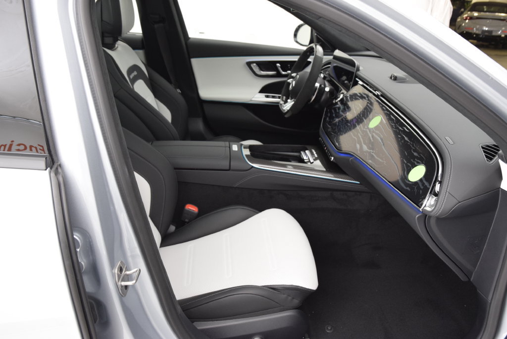 New 2026 Mercedes-Benz E 53 AMG e 4MATIC Sedan image 16