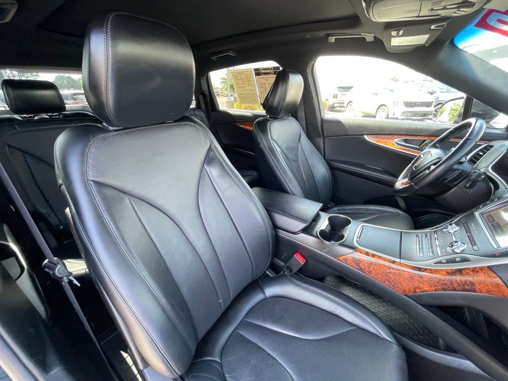 Used 2020 Lincoln Nautilus Reserve w/ Cargo Utility Package image 33