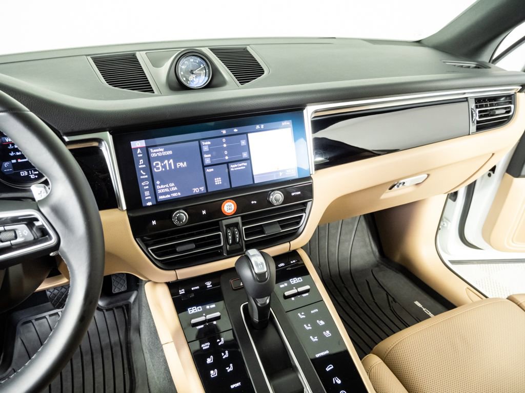 Certified 2024 Porsche Macan AWD/4WD image 13