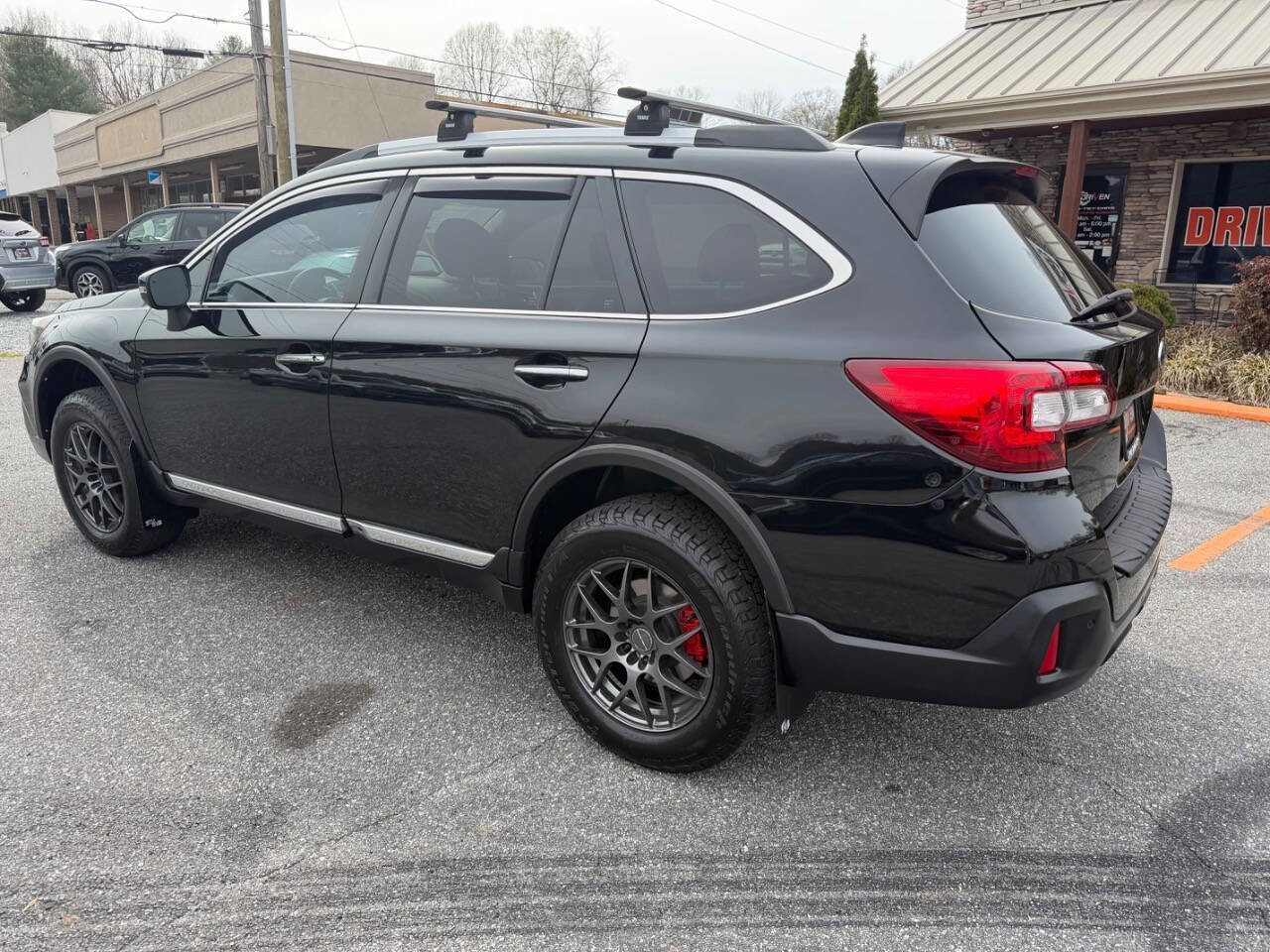 Used 2018 Subaru Outback 3.6R Touring w/ Popular Package #3 image 9