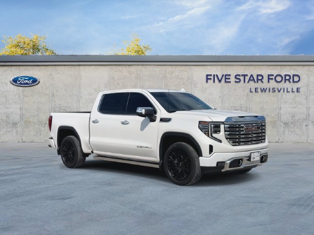 Used 2023 GMC Sierra 1500 Denali w/ Technology Package AWD/4WD image 2