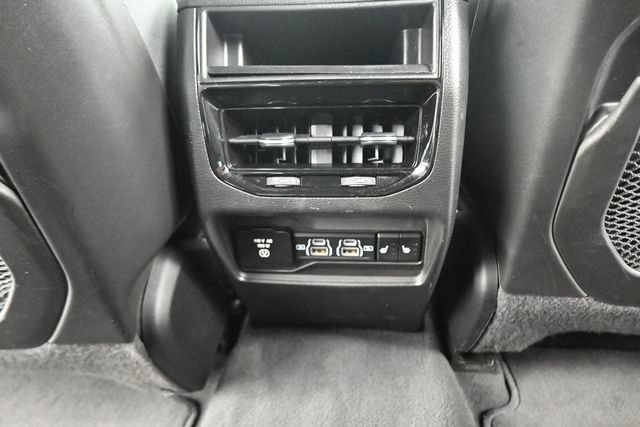 Used 2023 Jeep Grand Cherokee Overland AWD/4WD image 24
