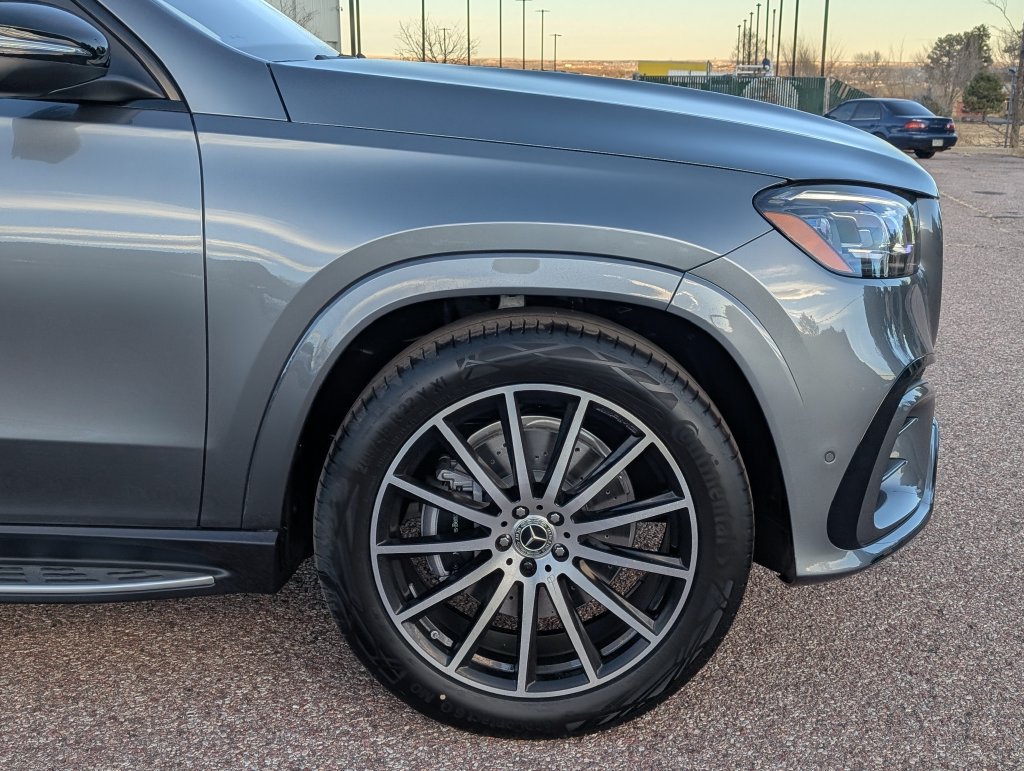 New 2026 Mercedes-Benz GLS 580 4MATIC image 9