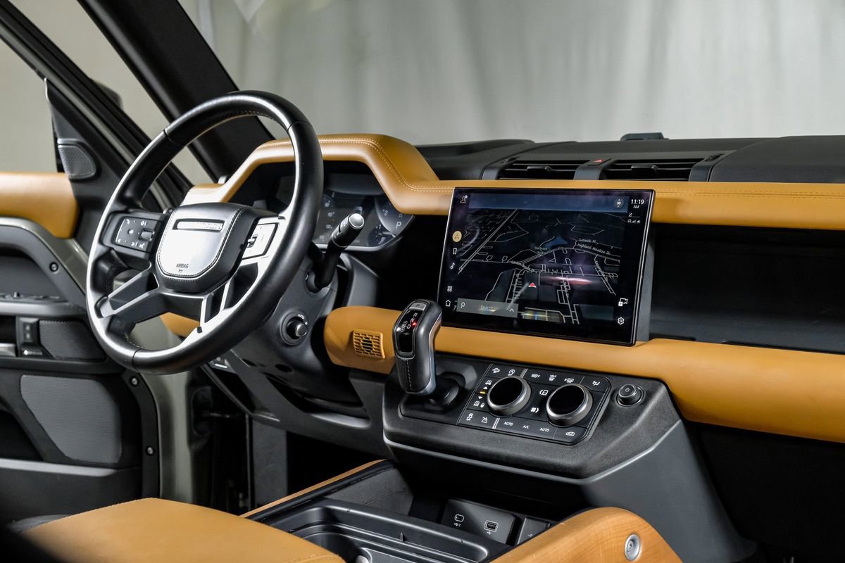 Used 2023 Land Rover Defender 110 X image 24