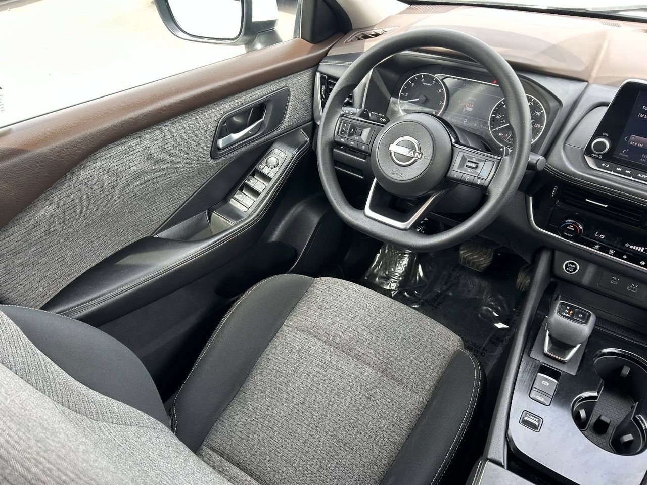 Certified 2023 Nissan Rogue SV image 15