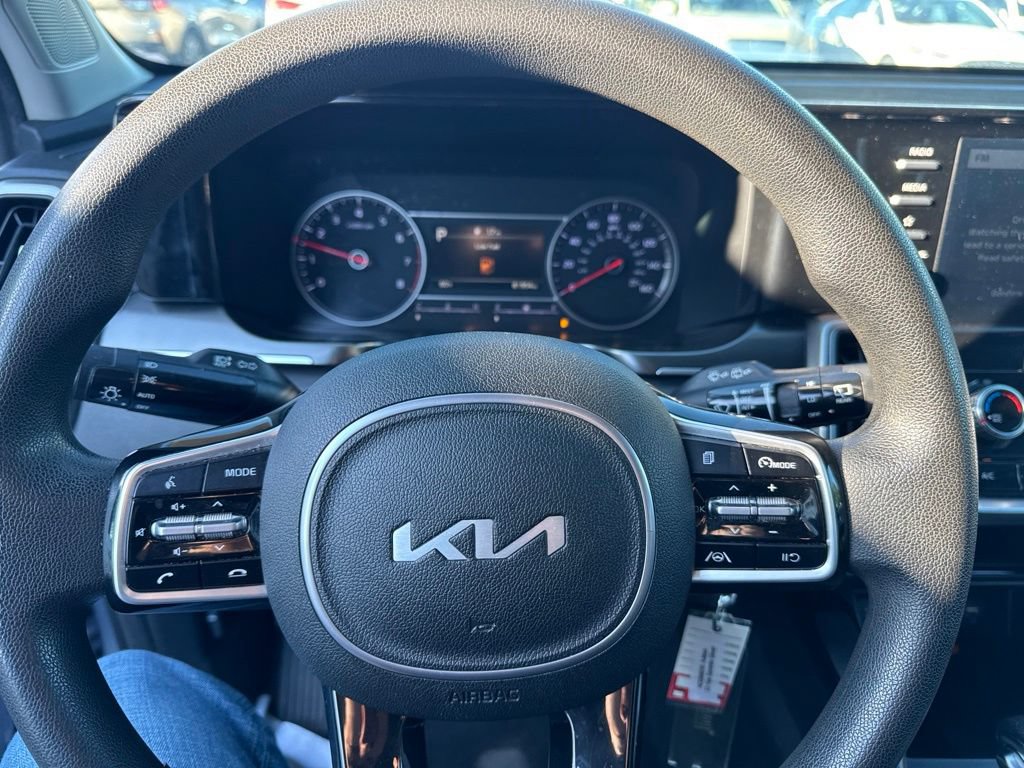 Used 2022 Kia Sorento LX FWD image 6