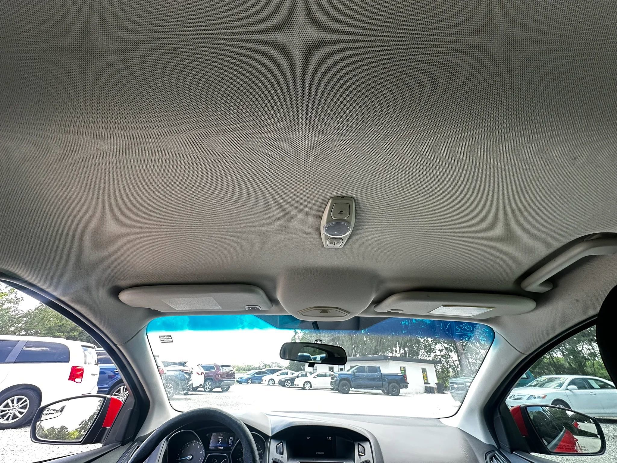 Used 2017 Ford Focus SE FWD image 28