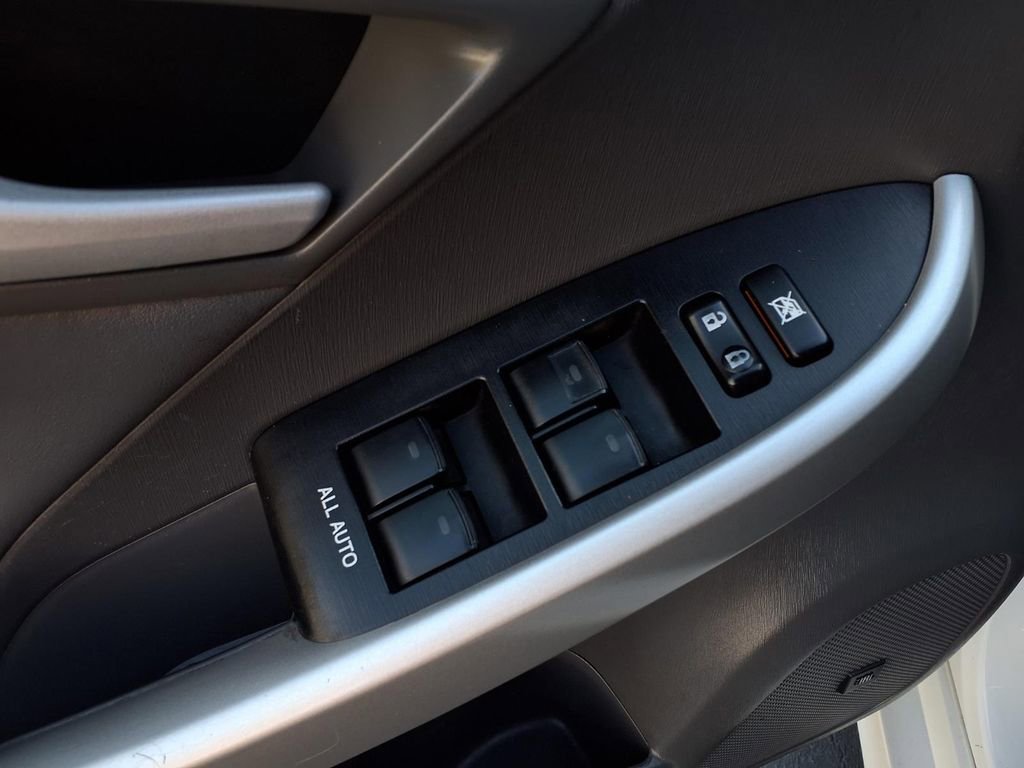 Used 2010 Toyota Prius Five image 17
