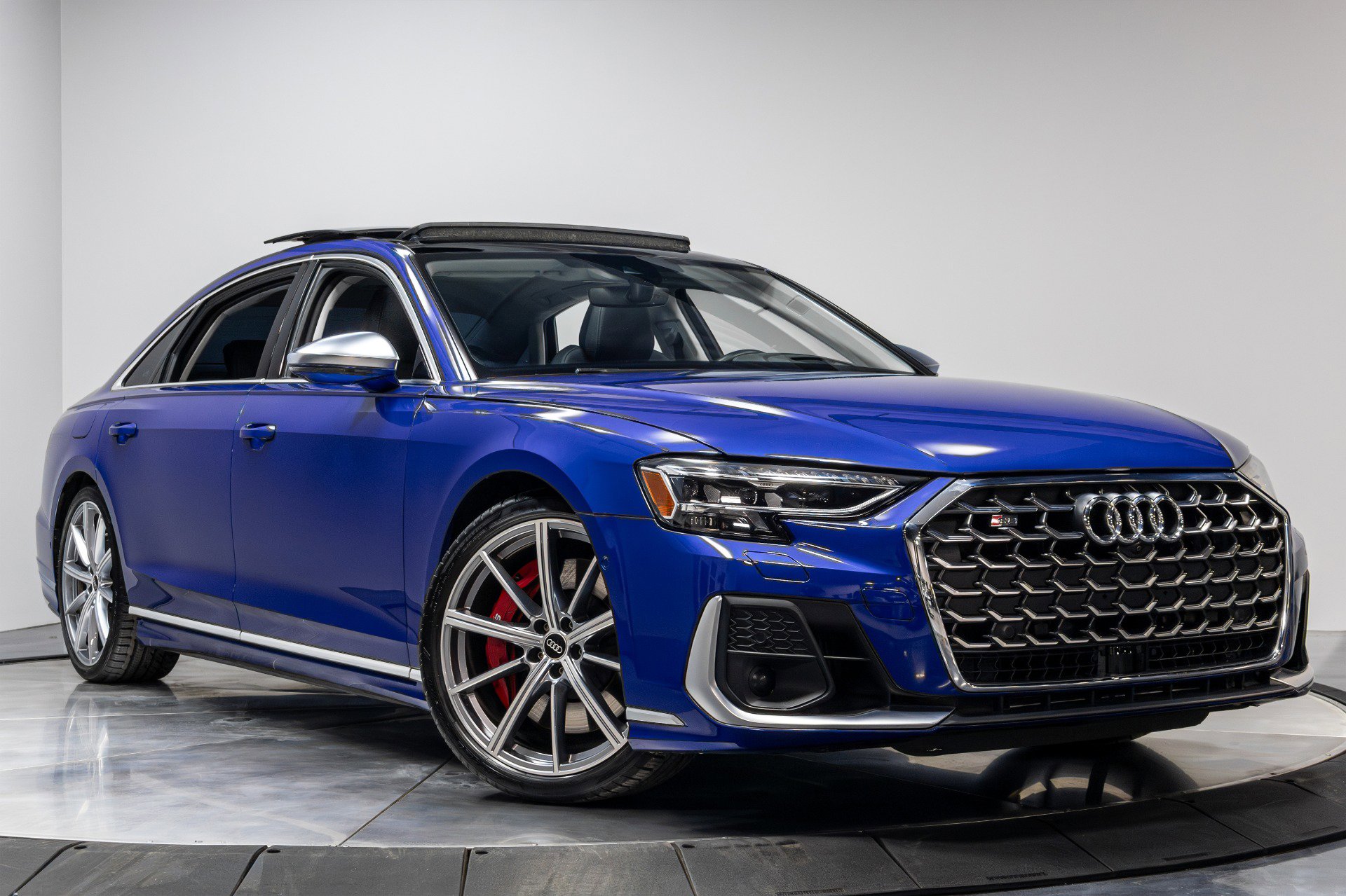 Used 2023 Audi S8 image 47