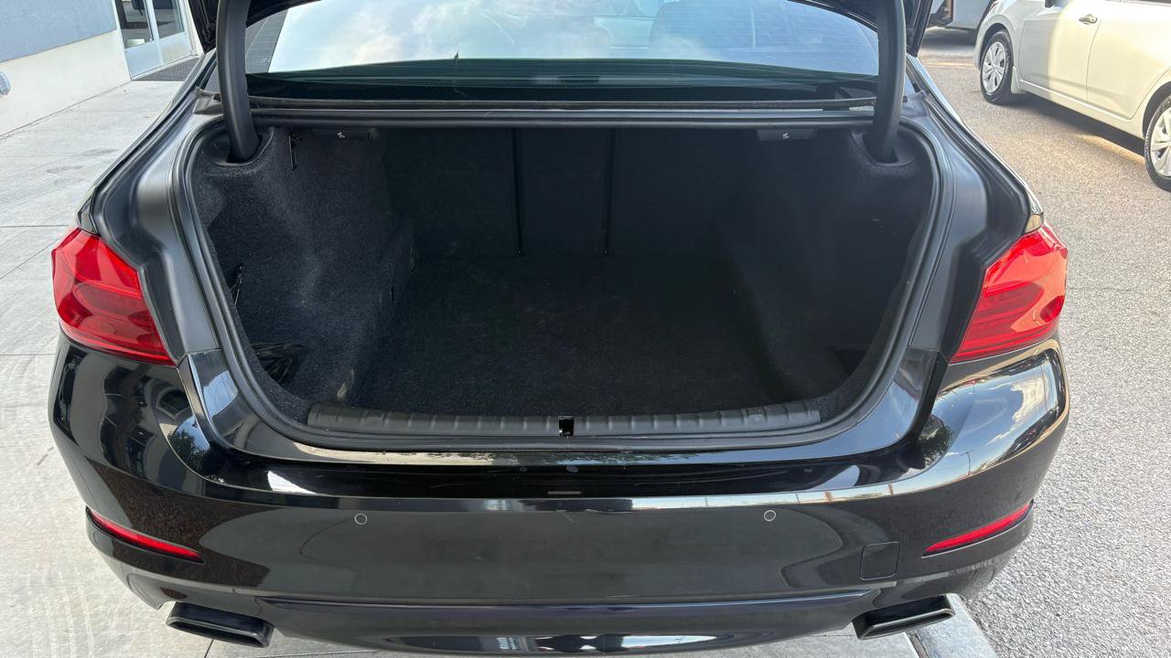 Used 2018 BMW 540i RWD image 11