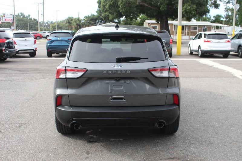Used 2022 Ford Escape SE w/ SE Sport Appearance Package image 4